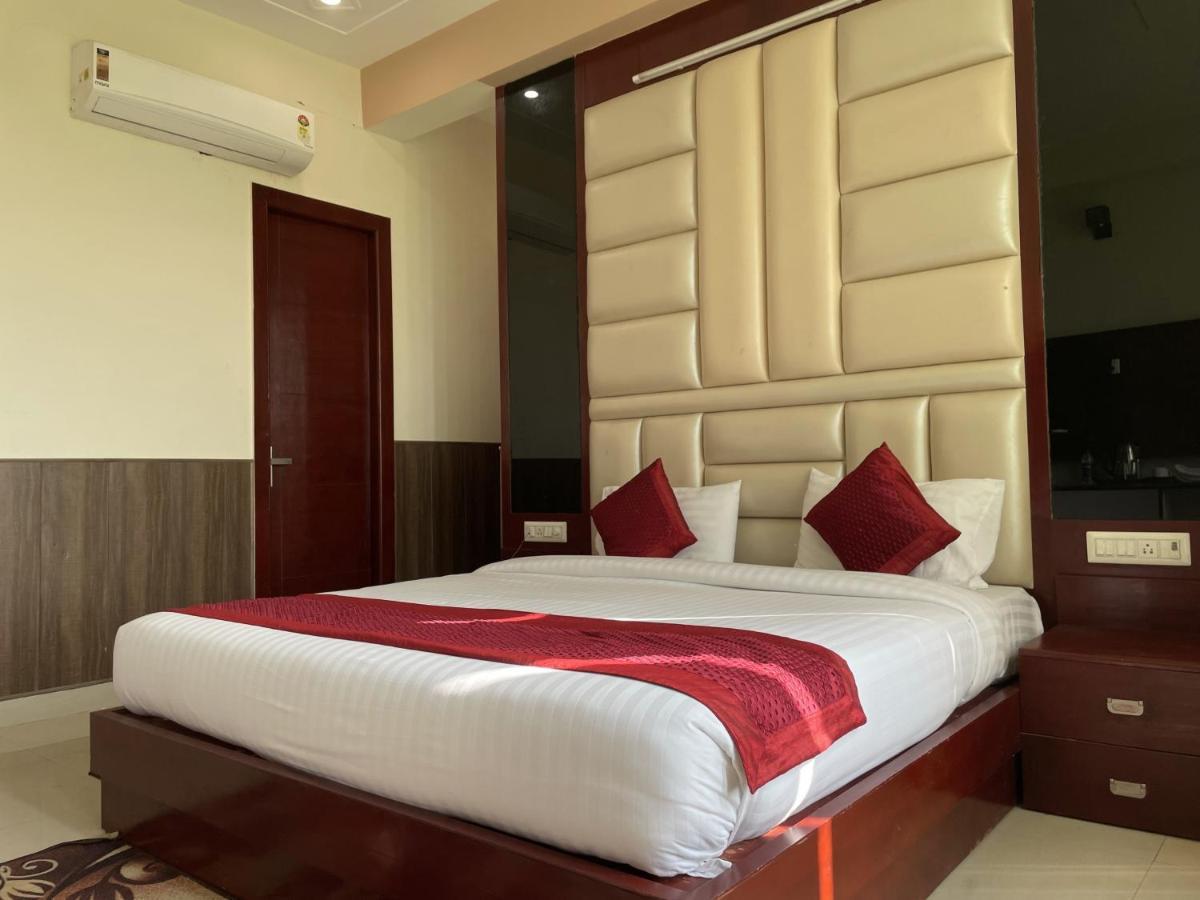 Sumedha G Village Resort And Spa Raiwala Exterior photo